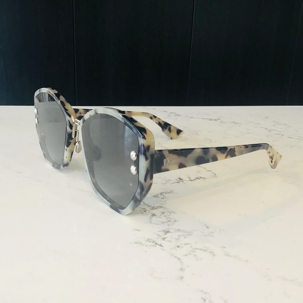 CHRISTIAN DIOR ADDICT 2 sunglasses in original box and packaging - like new - Picture 4 of 14